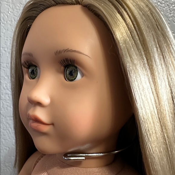 18” Our Generation Doll Blonde Green Eyes - Picture 15 of 15